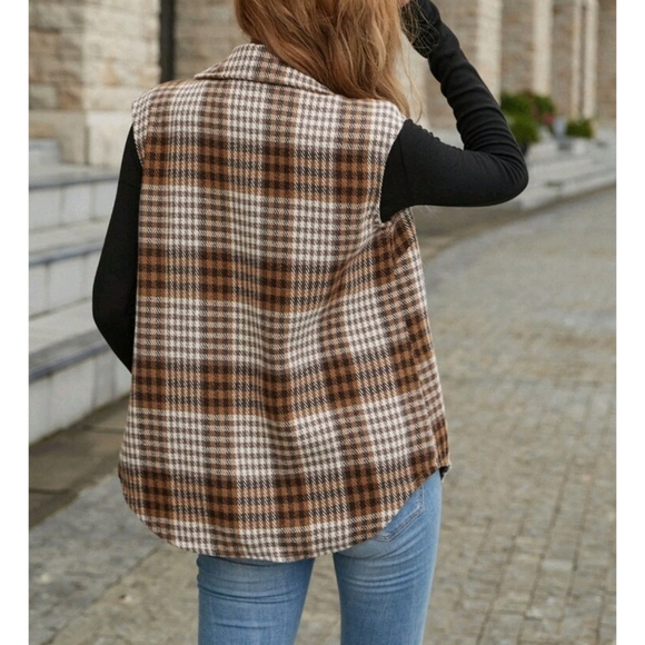 Sleeveless Plaid Button Overcoat Vest - Picture 3 of 13
